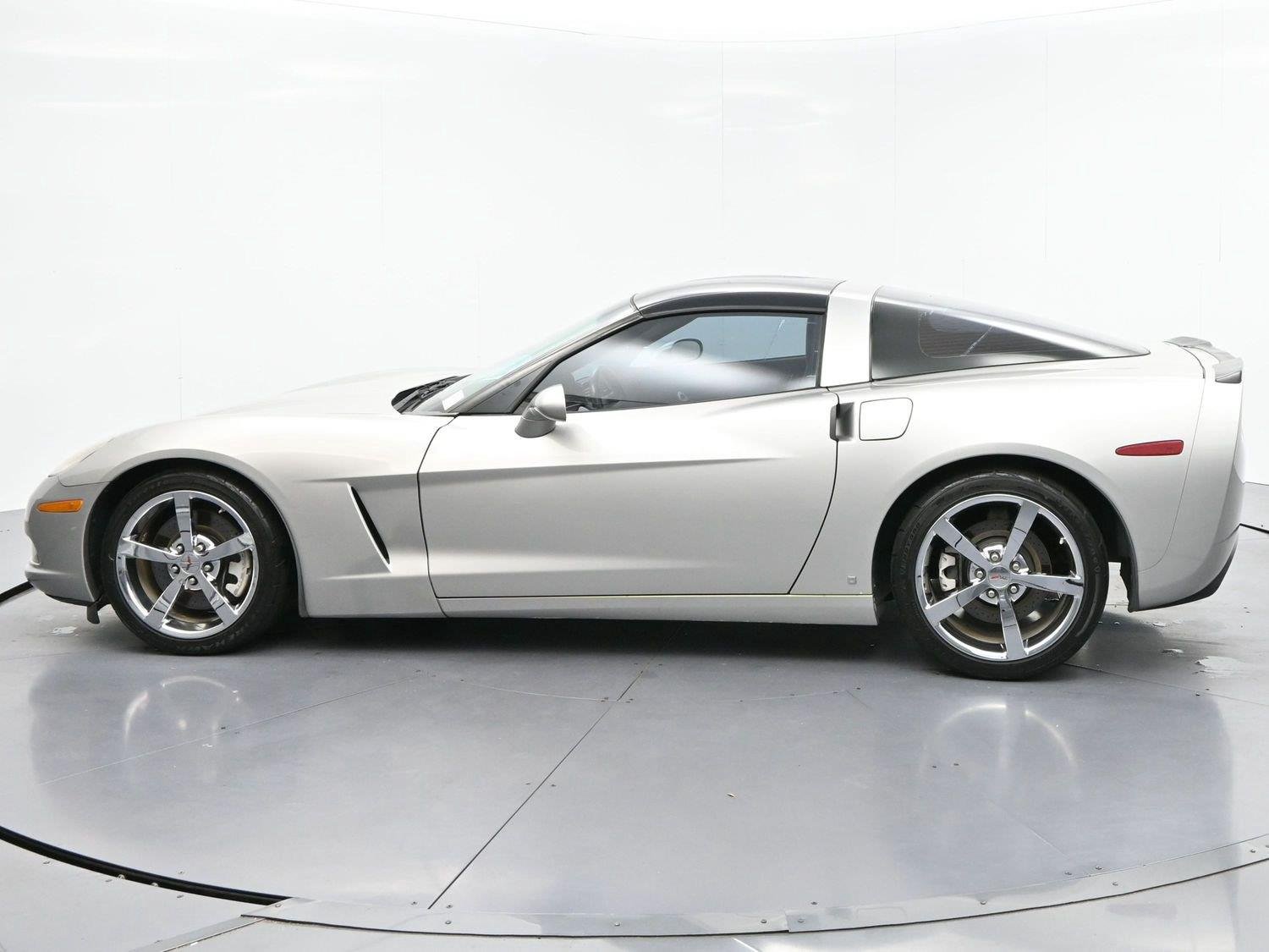 Used 2008 Machine Silver Metallic Chevrolet Base image 4