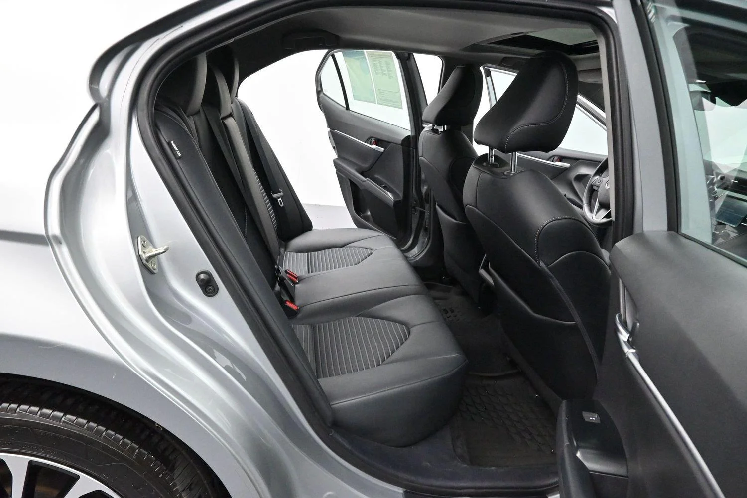 Used 2020 Celestial Silver Metallic Toyota SE image 31