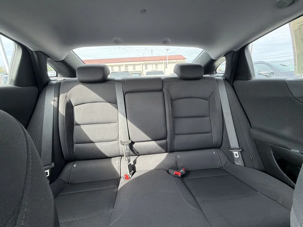 Used 2021 White Chevrolet LT image 27