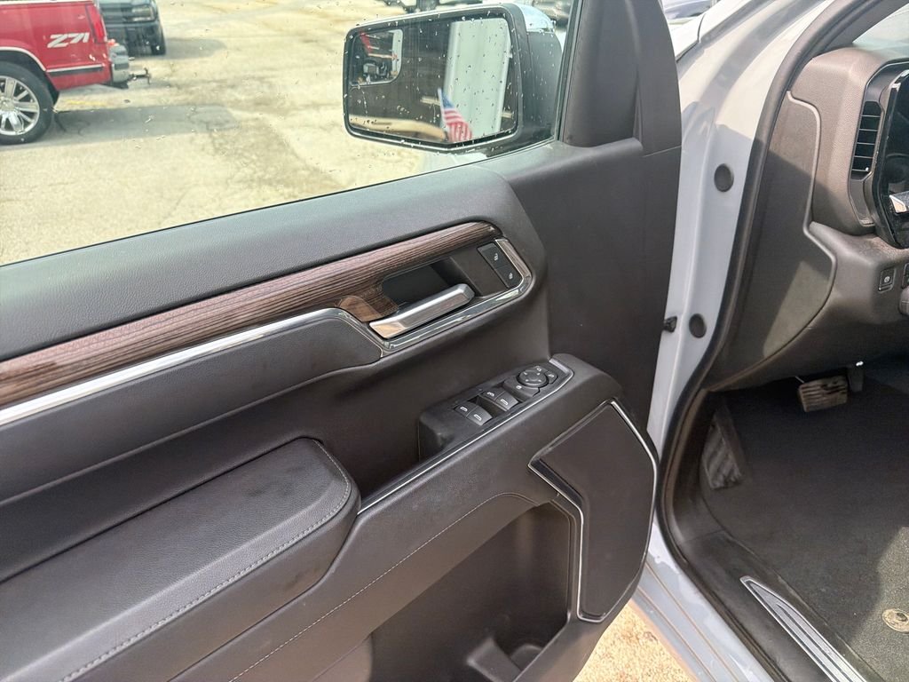 Used 2024 Gray Chevrolet LT image 11