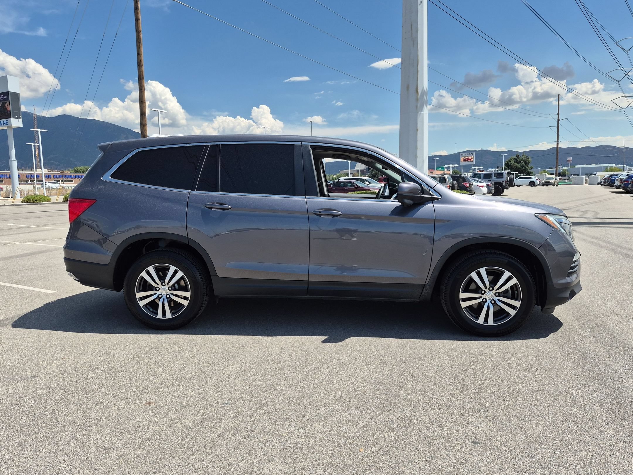 Used 2018 Black Honda EX-L image 2