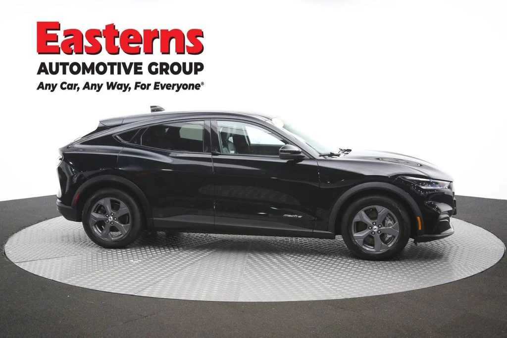 Used 2021 Black Ford Select image 44