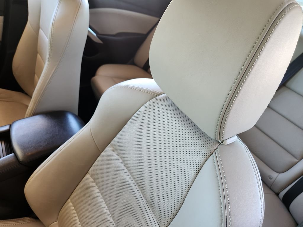 Used 2016 RED Mazda i Touring image 24