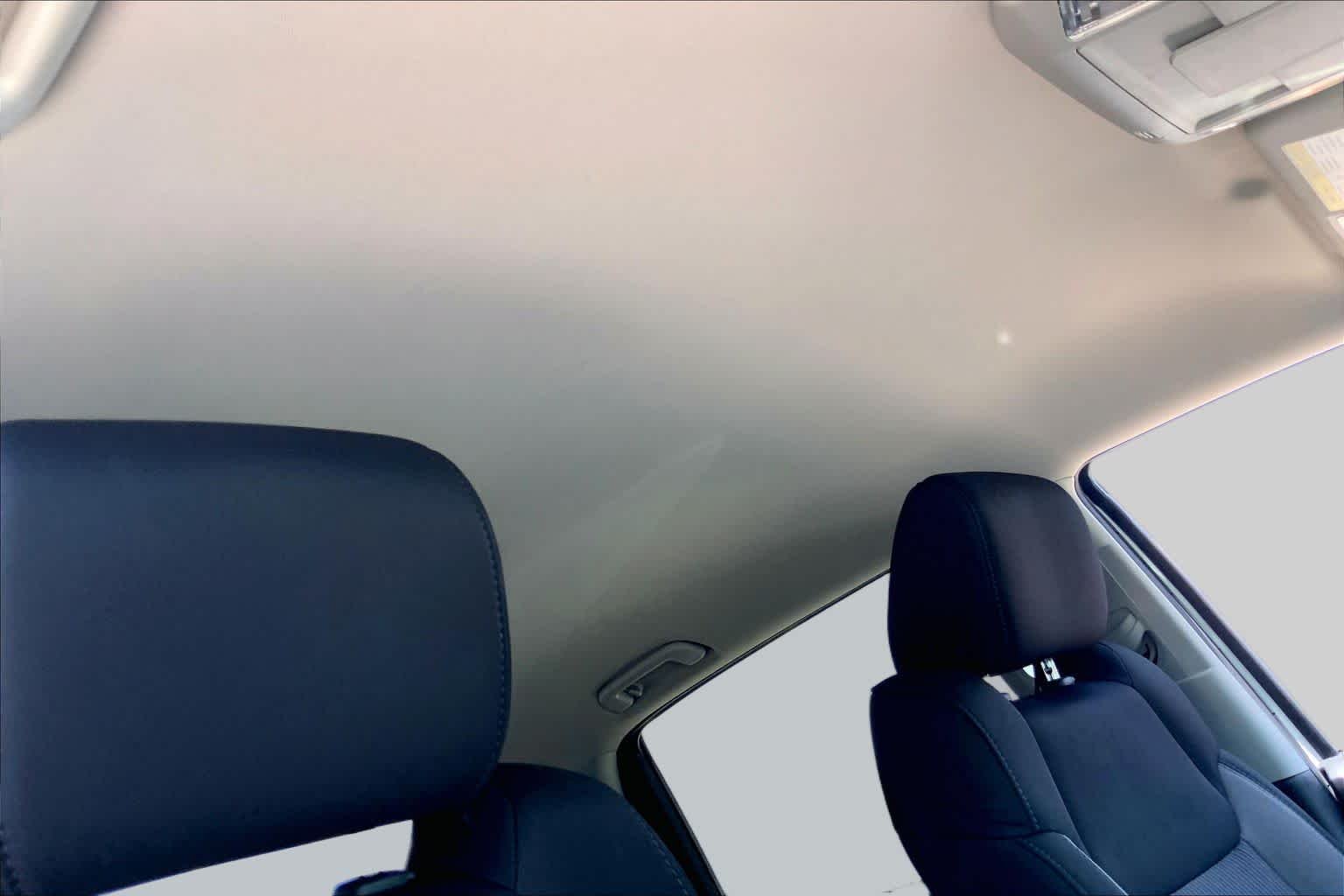 Used 2017 Super White Toyota SR5 image 14