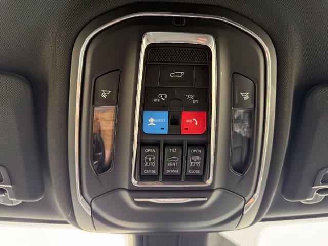 Used 2025 White Jeep Summit image 13