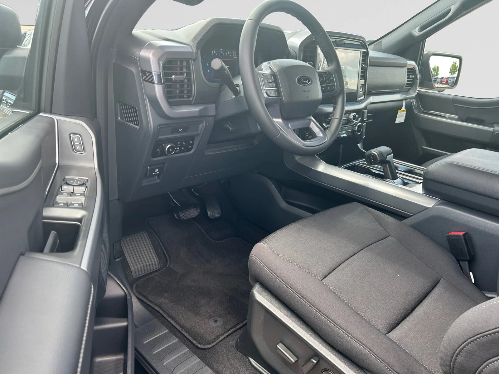 New 2026 Agate Black Metallic Ford XLT image 13