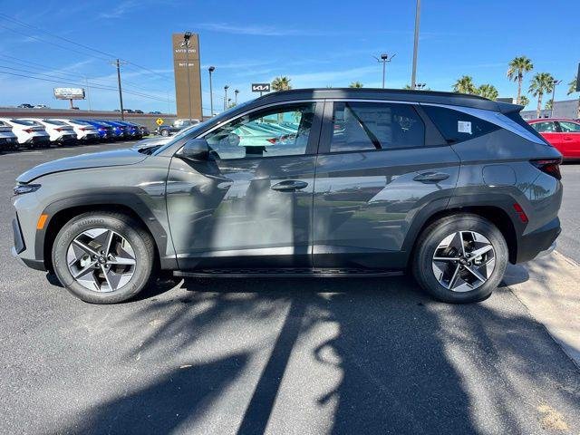 New 2026 Gray Hyundai SEL FWD image 5