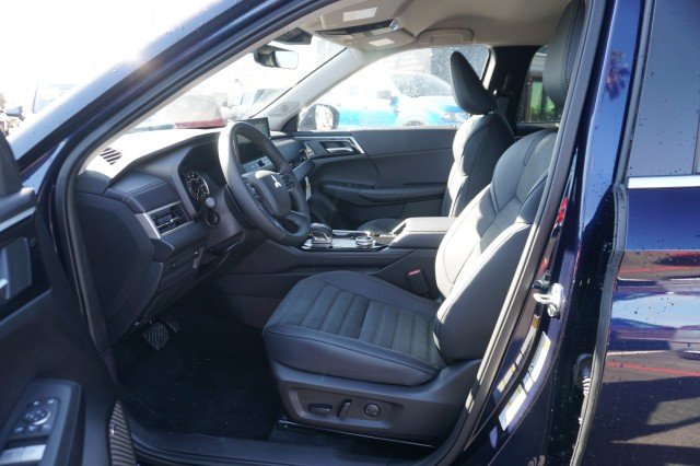 2025 Mitsubishi Outlander SE - Photo 15