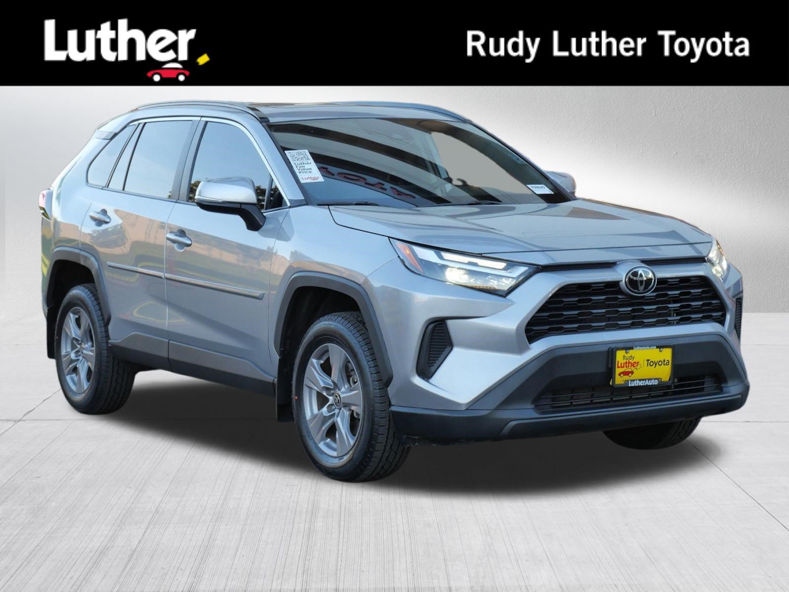Certified Used 2022 Silver Sky Metallic Toyota XLE image 1