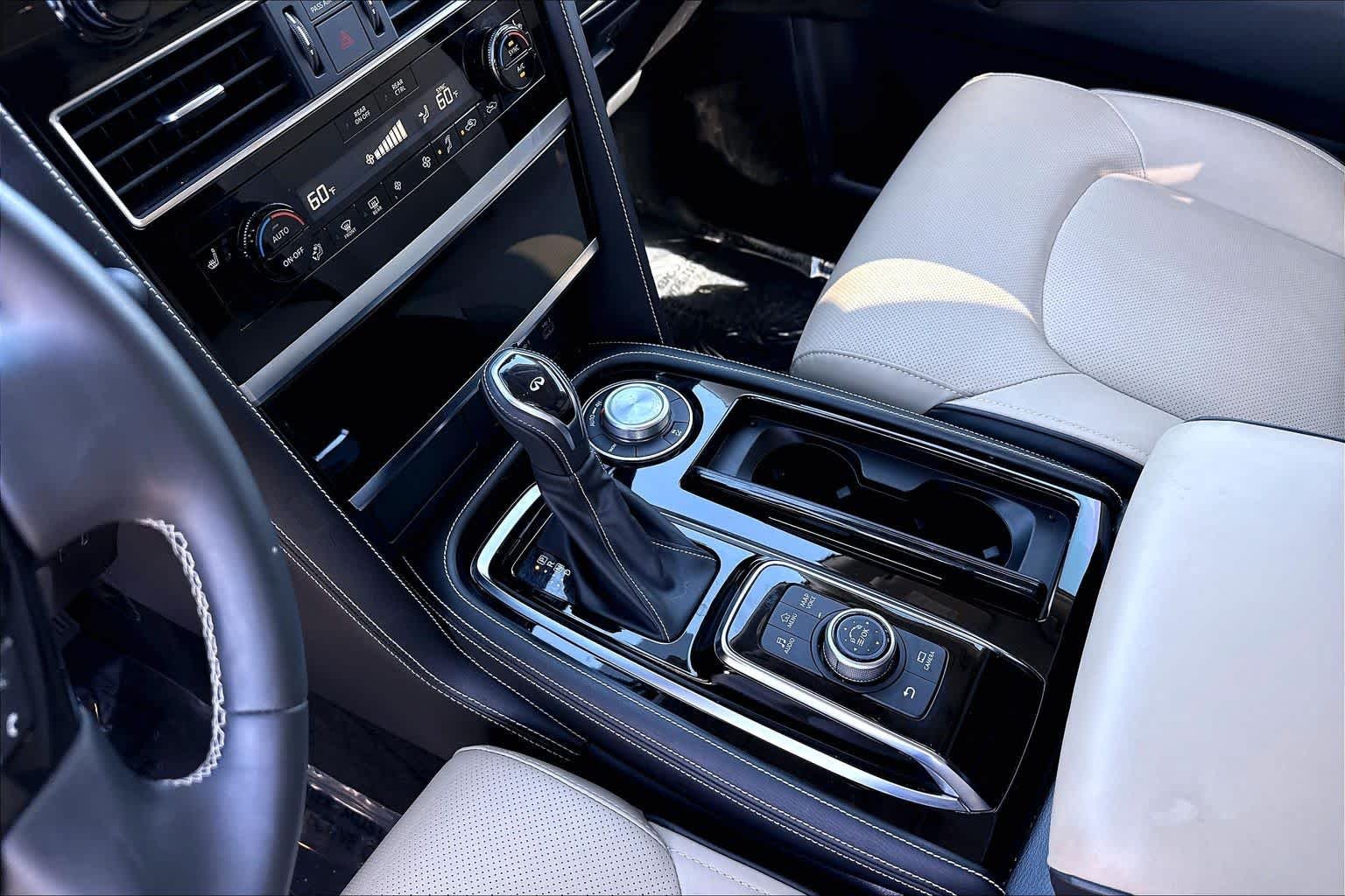 Used 2024 Mineral Black INFINITI PREMIUM SELECT image 17