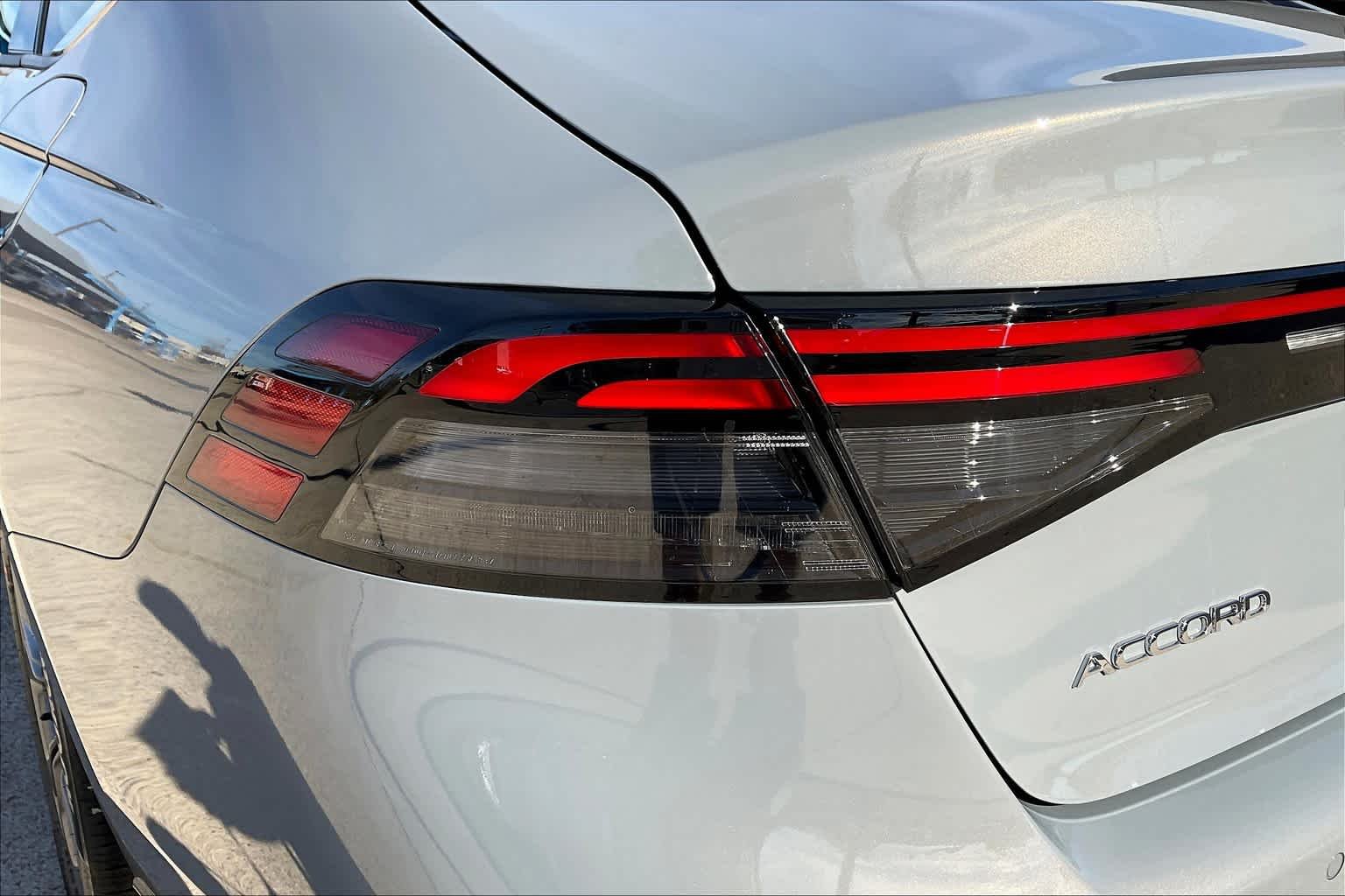 Used 2025 Urban Gray Pearl Honda EX-L image 14
