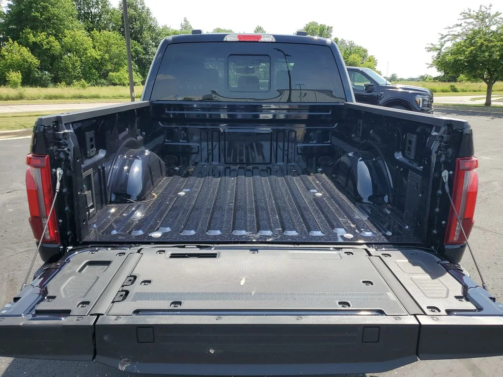 New 2026 Antimatter Blue Metallic Ford Tremor® image 28