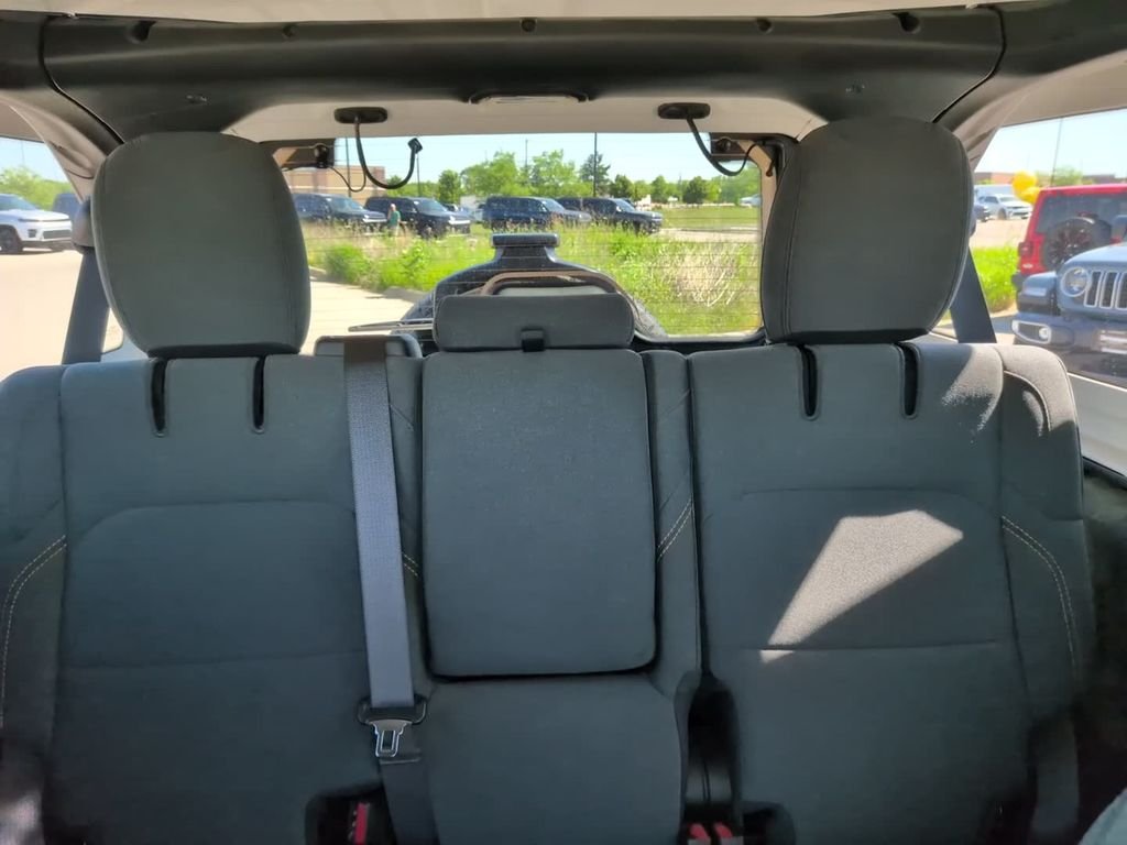 Used 2025 Gray Jeep Sahara 4xe image 29