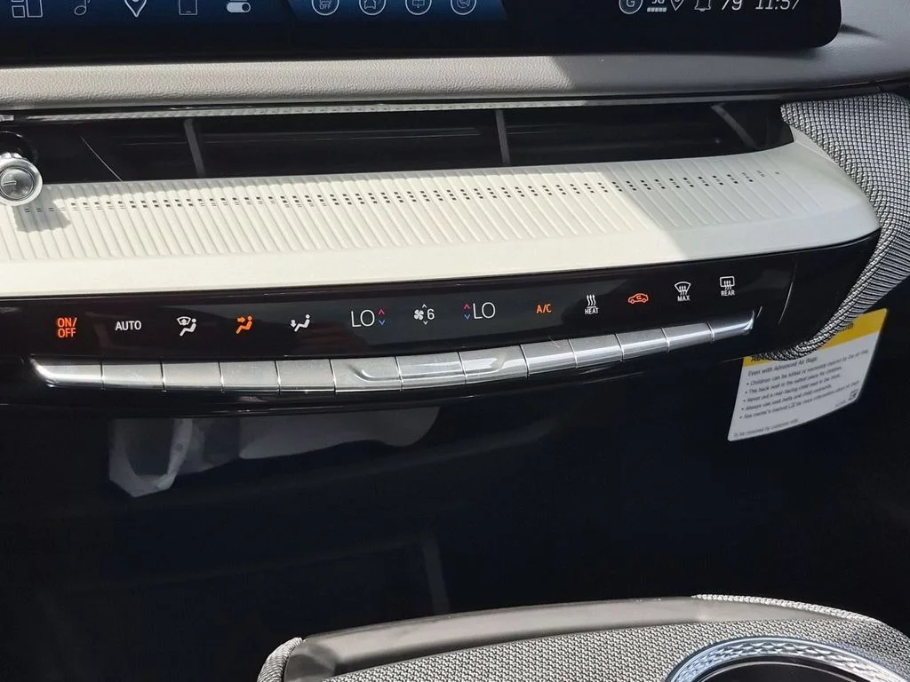 2027 Cadillac OPTIQ Luxury - Photo 12