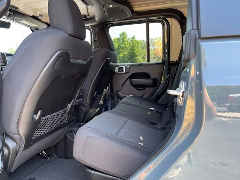 Used 2024 Anvil Clearcoat Jeep Mojave image 7