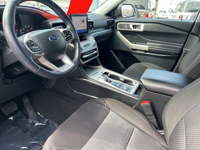 Used 2023 Red Ford XLT image 18