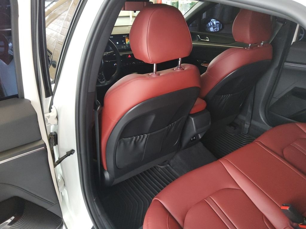 Used 2025 White Kia GT-Line image 19