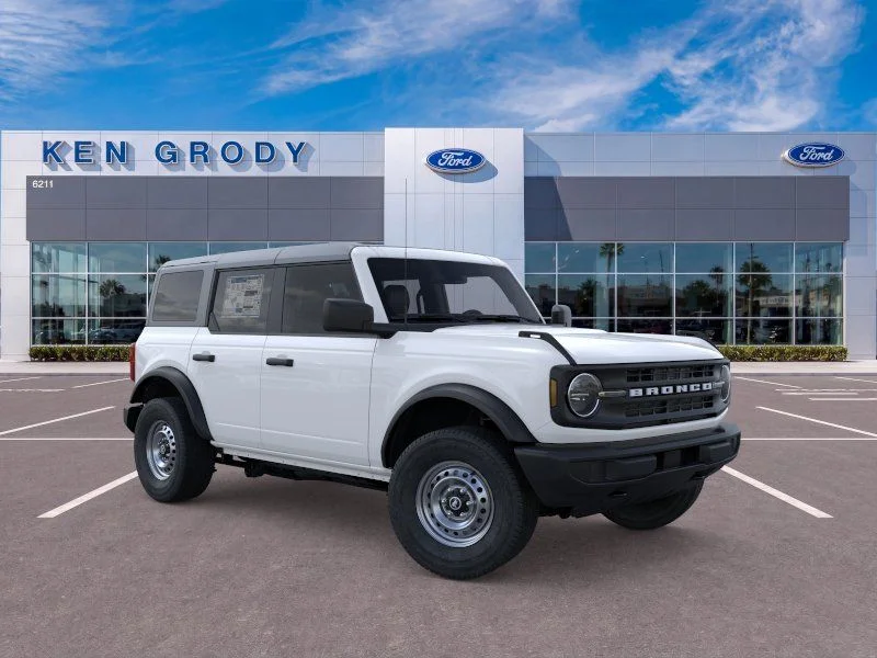 2026 Ford Bronco Base 4x4's photo