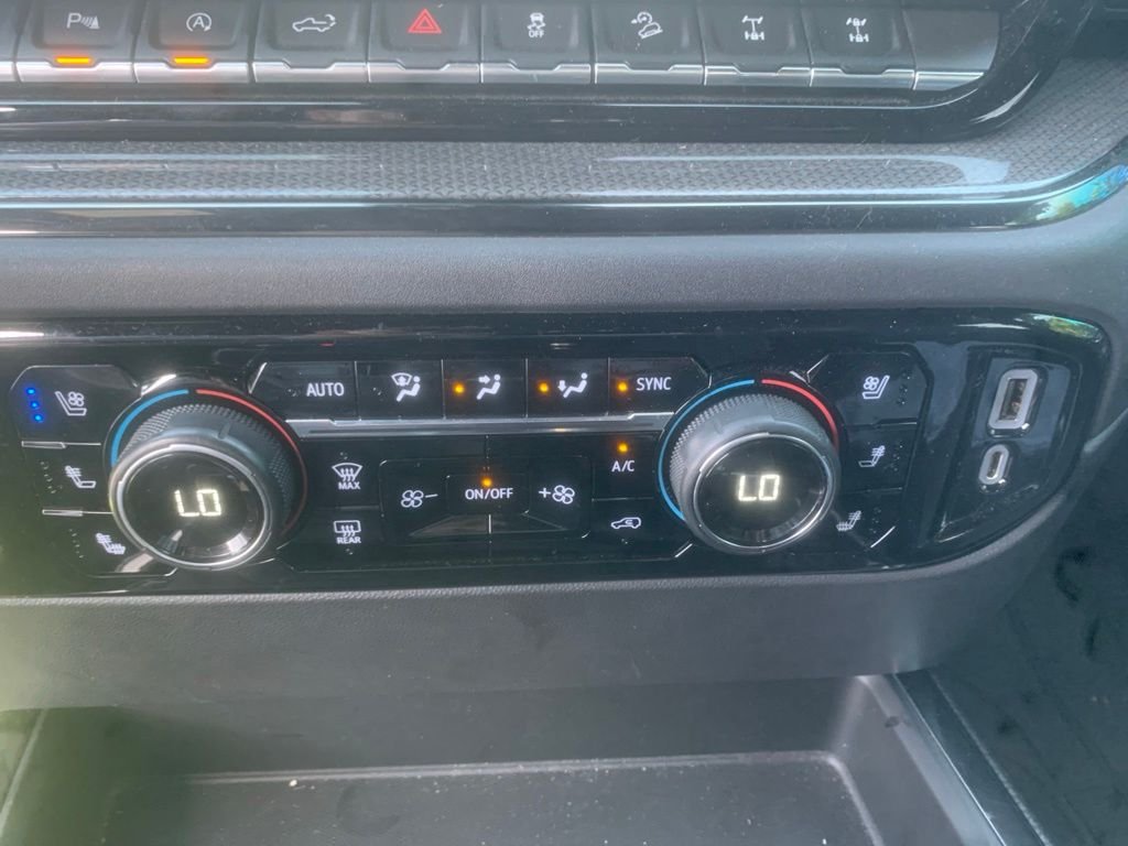 Used 2022 Black Chevrolet ZR2 image 27