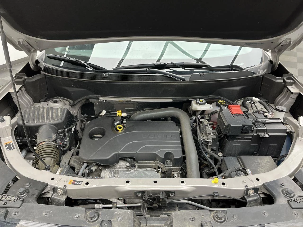 Used 2025 Riverstone Metallic GMC Elevation image 26