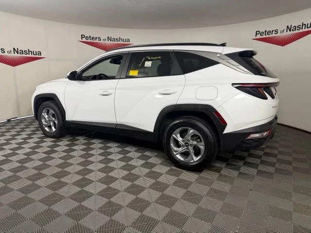 Used 2023 White Hyundai SEL image 3