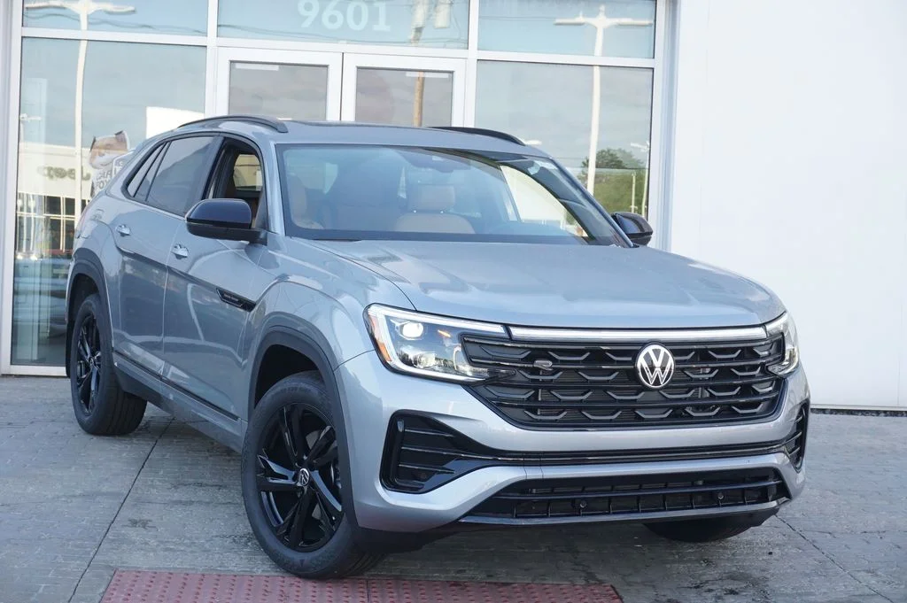 New 2026 Silver Volkswagen 2.0T SEL R-Line Black image 4