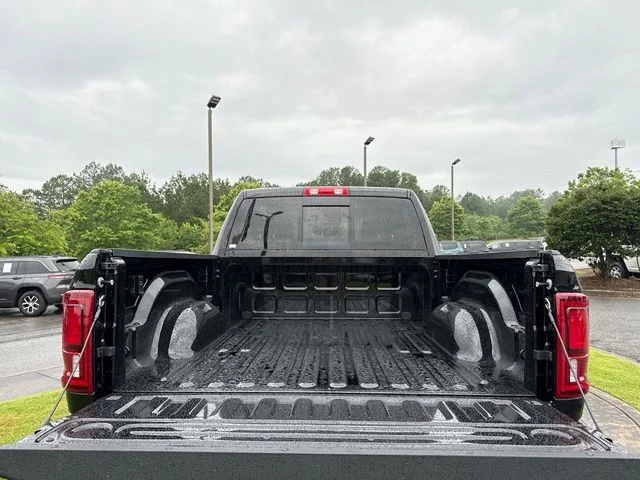 New 2026 Diamond Black Crystal Pearl-Coat Exterior Paint RAM Tradesman image 28