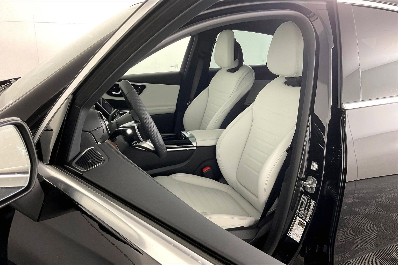 New 2026 Obsidian Black Metallic Mercedes-Benz GLC 300 image 22