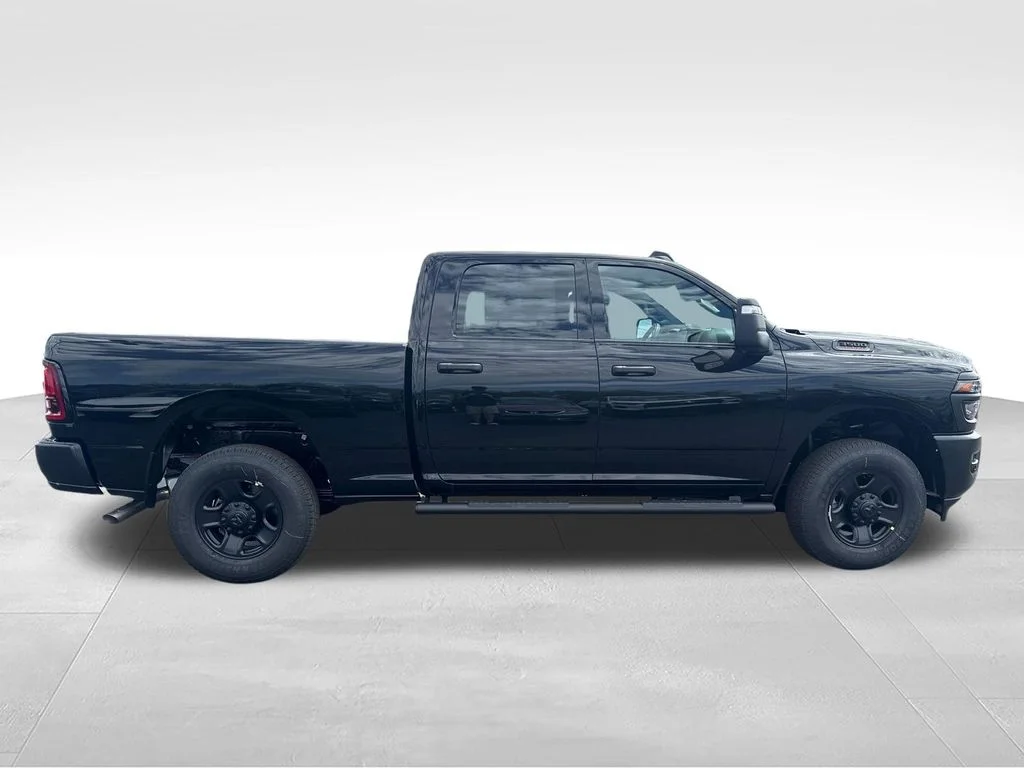 New 2026 Diamond Black Crystal Pearl-Coat Exterior Paint RAM TRADESMAN image 2