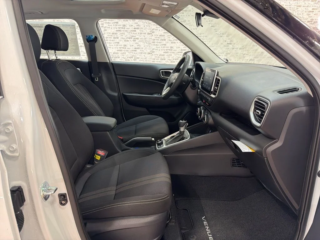 Used 2026 Lunar White Hyundai SEL image 11