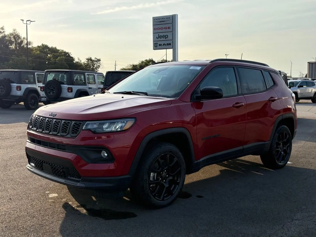 New 2026 Red Hot Pearl-Coat Exterior Paint Jeep Latitude image 3