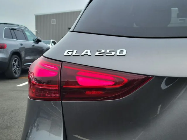Used 2026 Gray Mercedes-Benz GLA 250 image 10