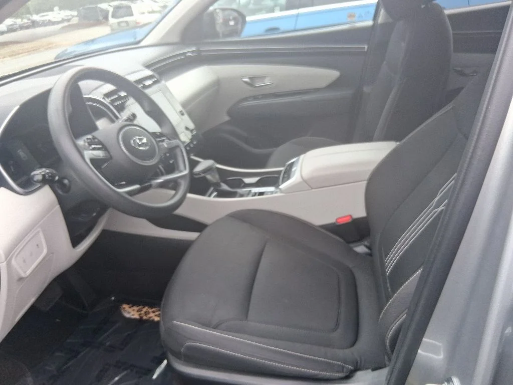 Used 2024 Silver Hyundai SEL image 12