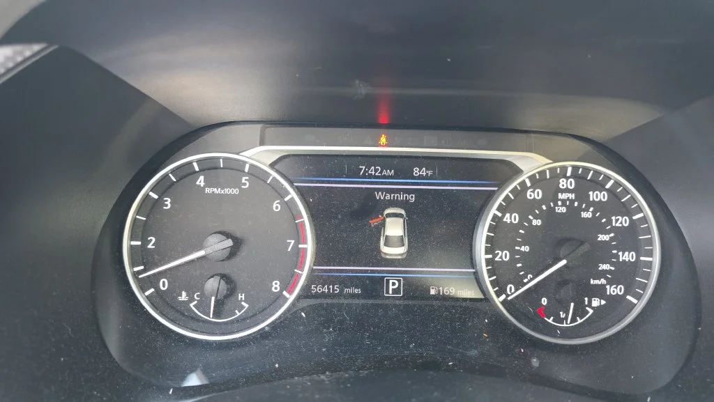 Used 2023 White Nissan SR image 20
