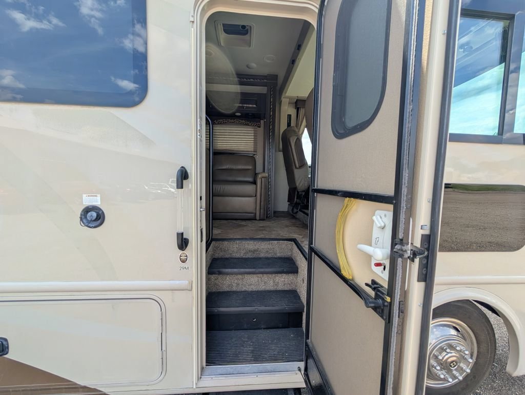 Used 2017 Beige Thor Windsport 29M image 7