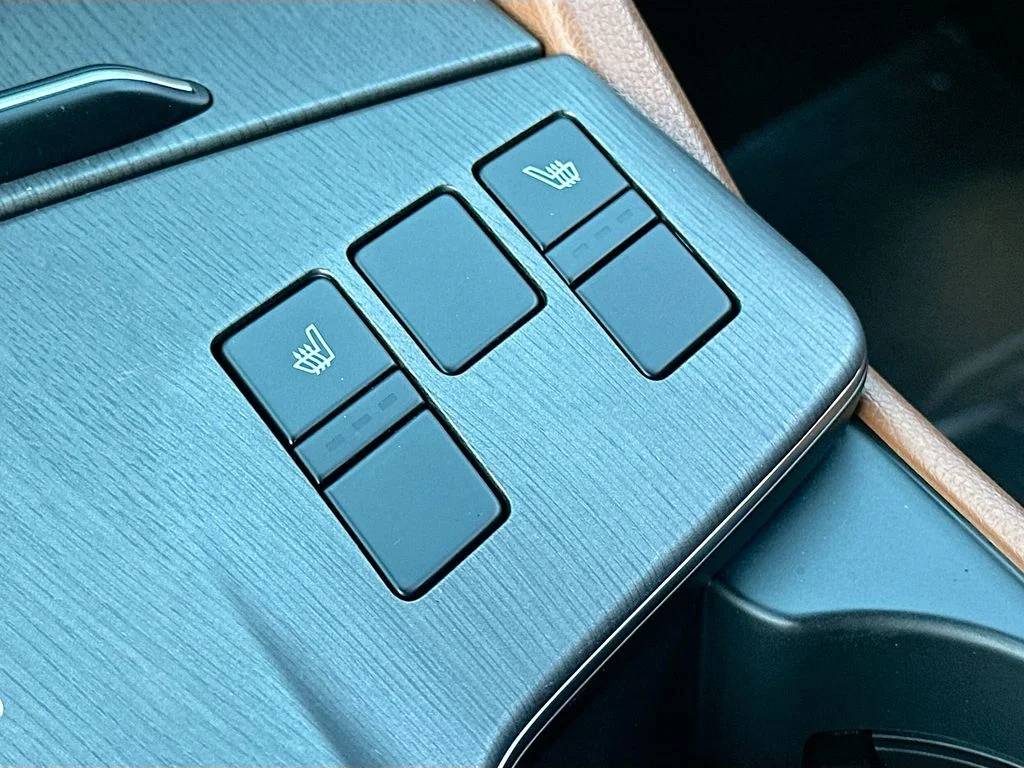 New 2026 Snow White Pearl Kia X-Line image 19