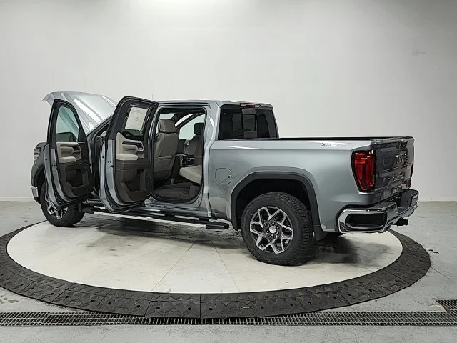 2026 GMC Sierra 1500 SLT - Photo 14