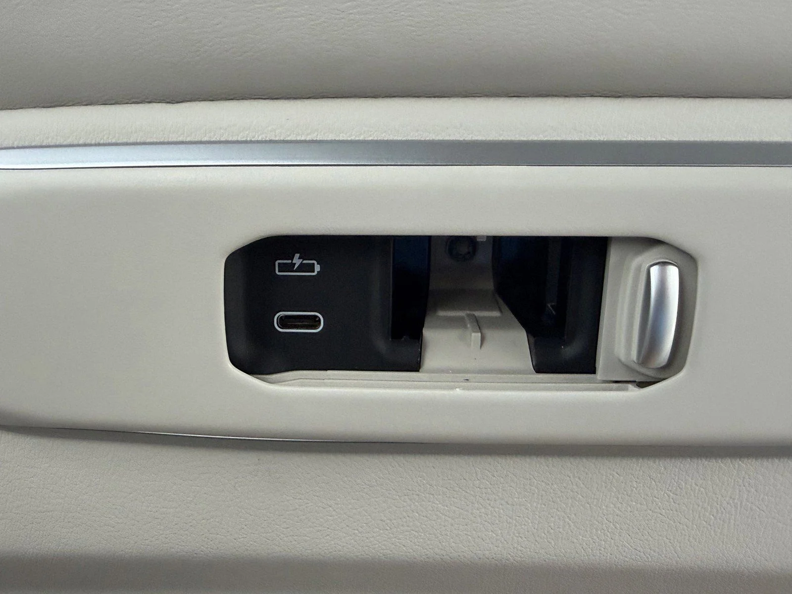 New 2026 Dravit Grey Metallic BMW sDrive40i image 18