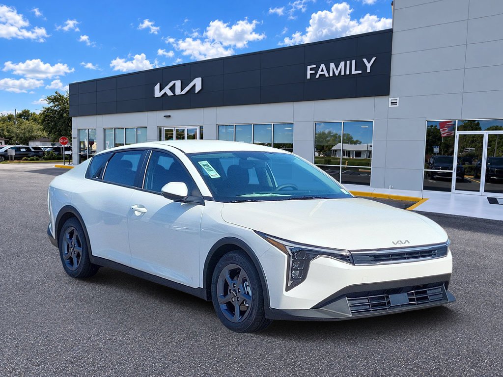 New 2026 Snow White Pearl Kia LXS image 1