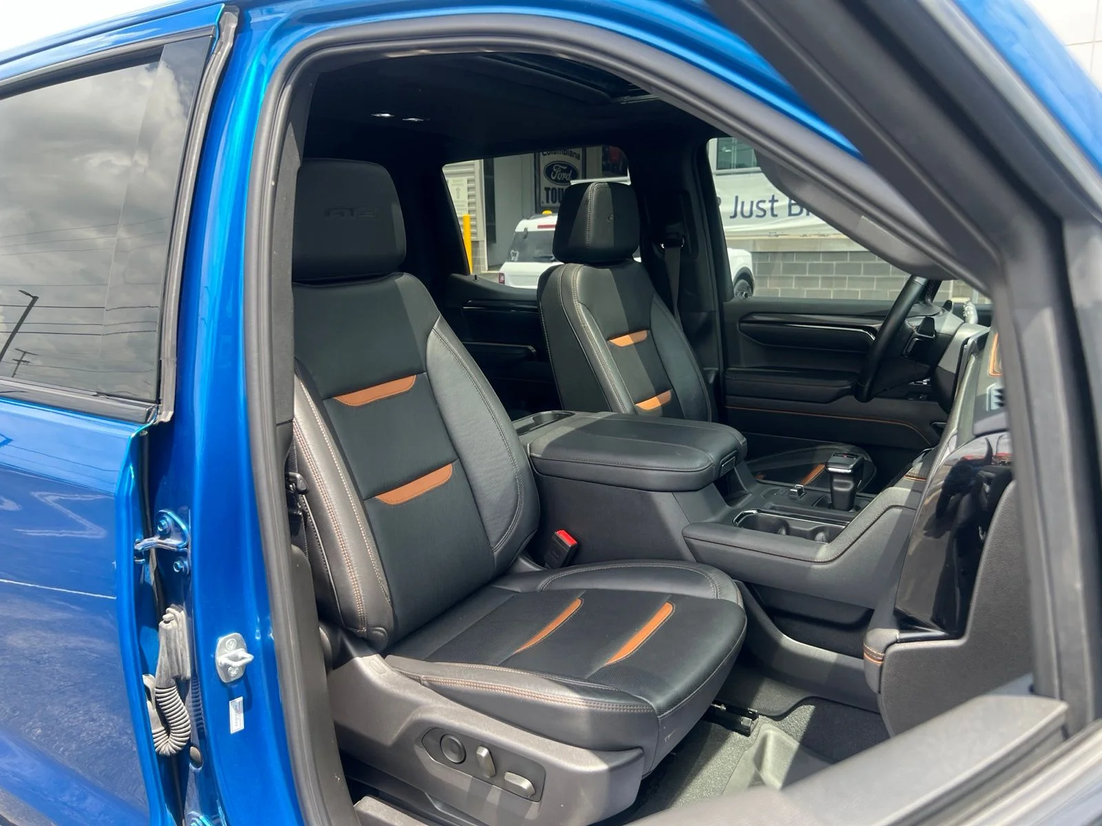 Used 2024 Blue Metallic GMC AT4 image 53