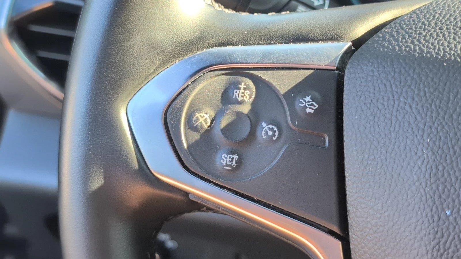 Used 2023 STERLING GRAY METALLIC Chevrolet LT Cloth image 30