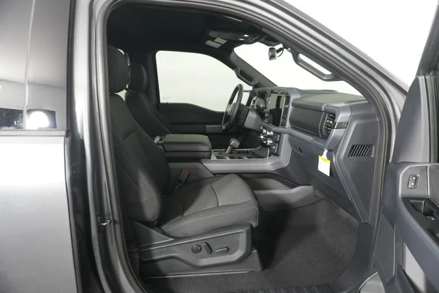 New 2026 Carbonized Gray Metallic Ford XLT image 40