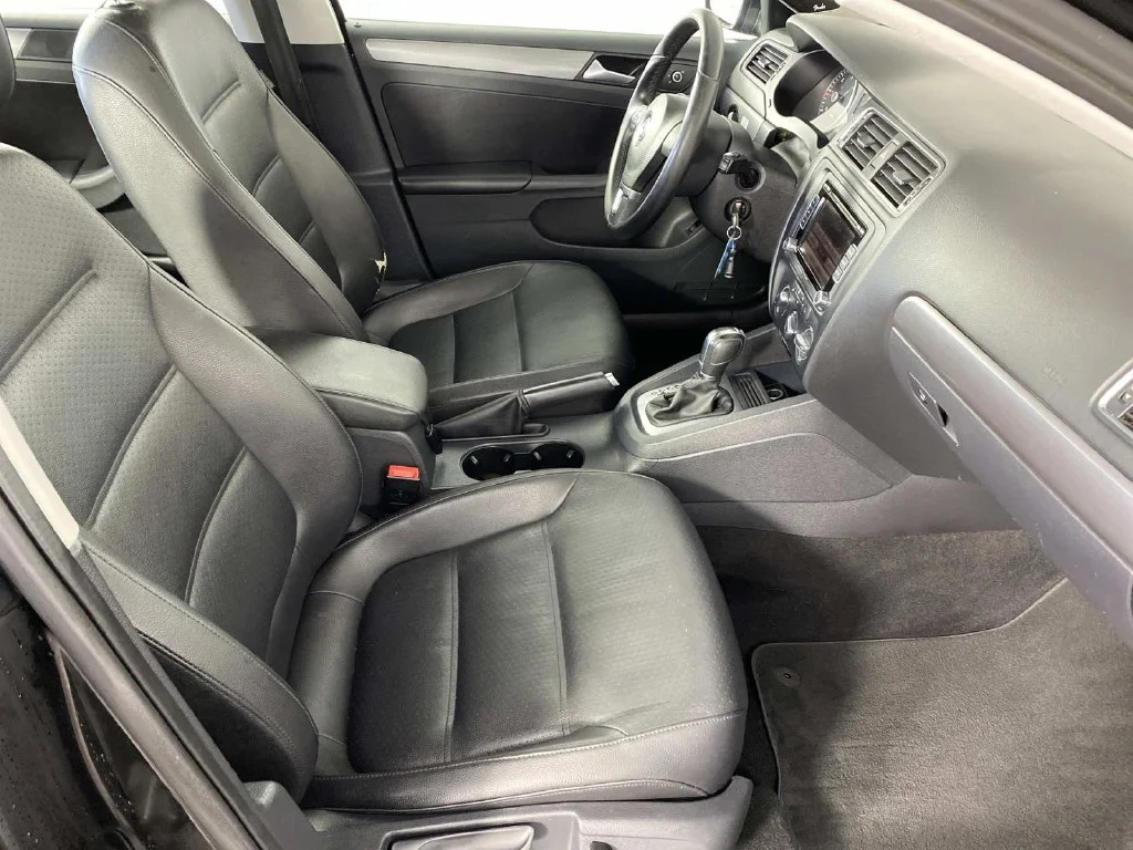 Used 2014 Black Uni Volkswagen 2.0L TDI image 11