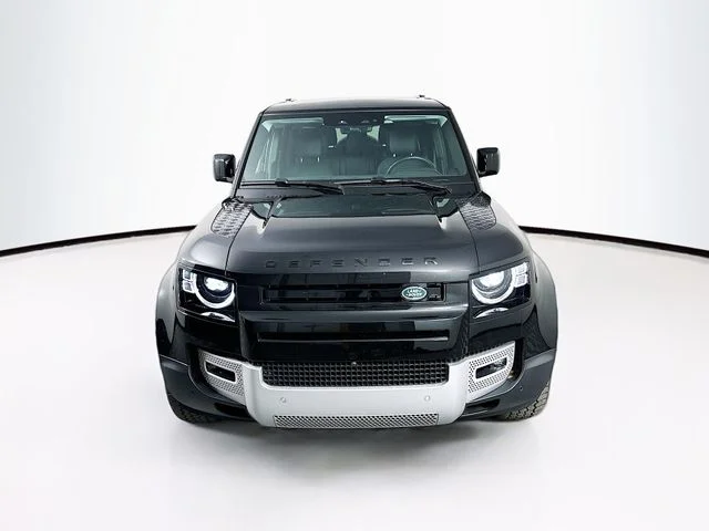 Used 2025 Black Land Rover S image 2