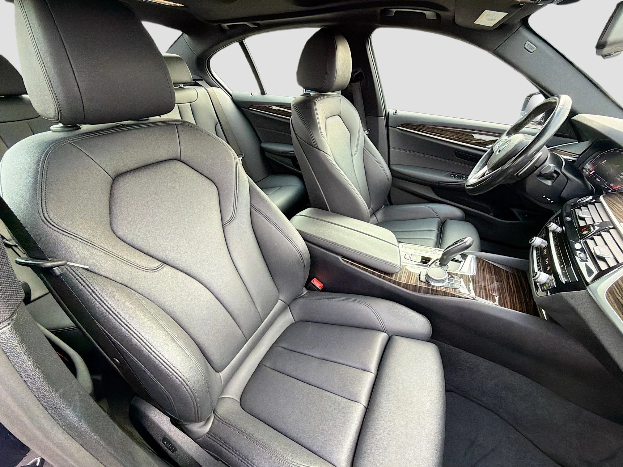 Used 2020 Imperial Blue Metallic BMW 530i xDrive image 13