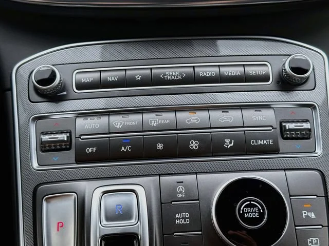 Used 2023 Shimmering Silver Hyundai Calligraphy image 47