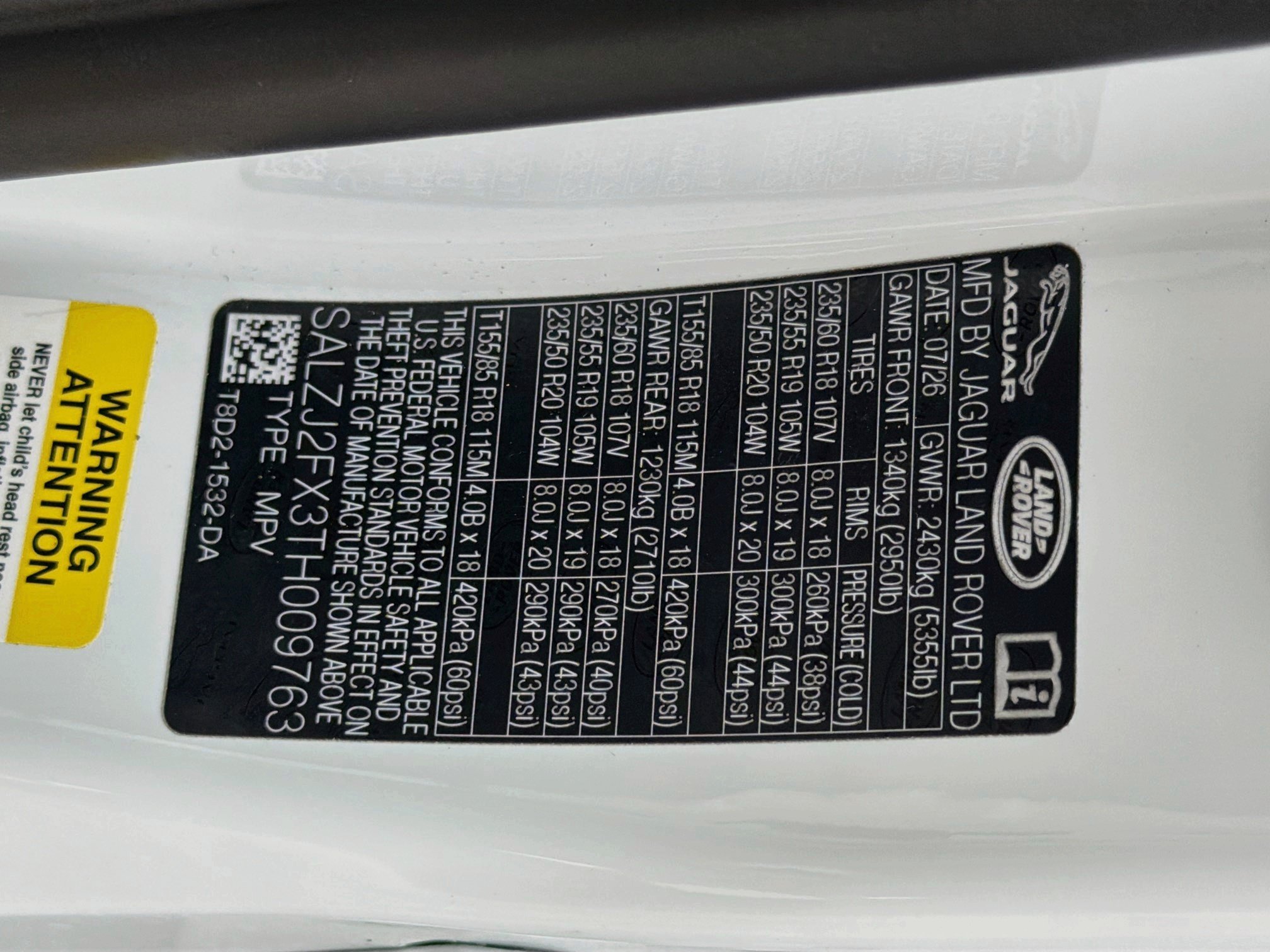 New 2026 Fuji White Land Rover Core S image 42