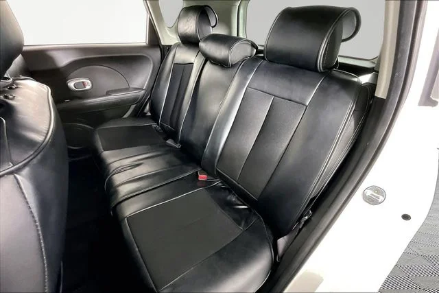 Used 2018 White Kia Plus image 20