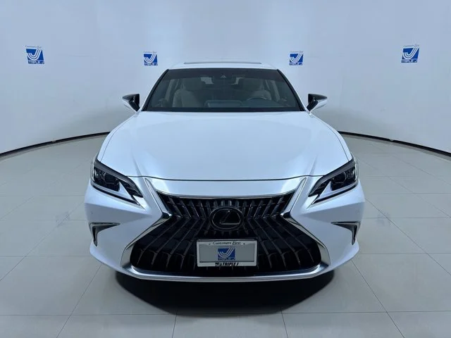 Used 2024 White Lexus ES 350 Luxury image 16