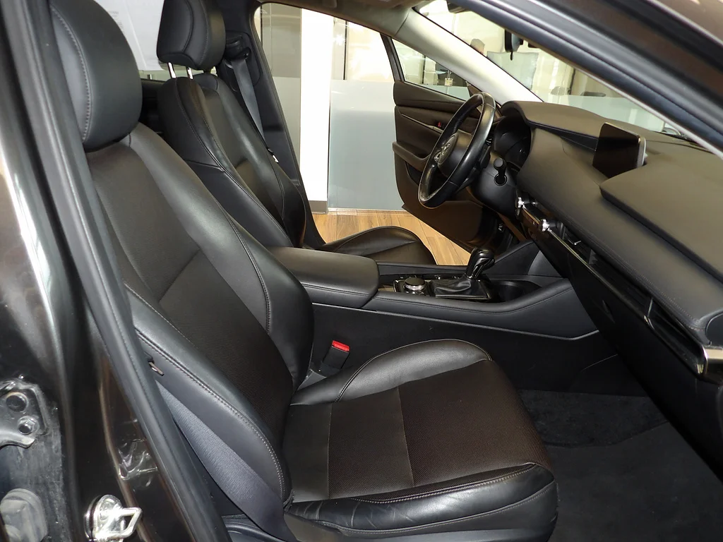 Used 2021 Machine Gray Metallic Mazda Premium image 14